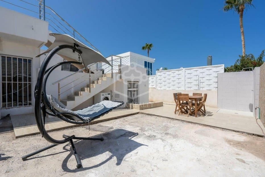2 Zimmer Villa zu verkaufen in Adeje mit Pool Garage - 995.000 € (Ref: 10077361)