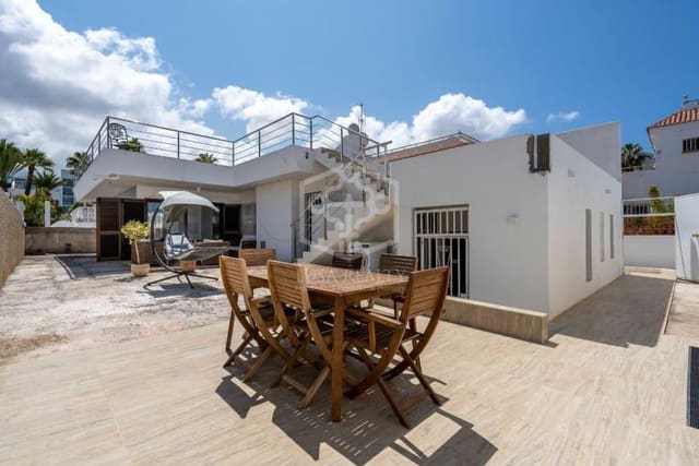2 Zimmer Villa zu verkaufen in San Eugenio Bajo, Adeje mit Pool Garage - 995.000 € (Ref: 10077361)