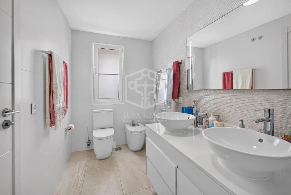3 camera da letto Casa in vendita in Arona con piscina garage - 990.000 € (Rif: 10113490)