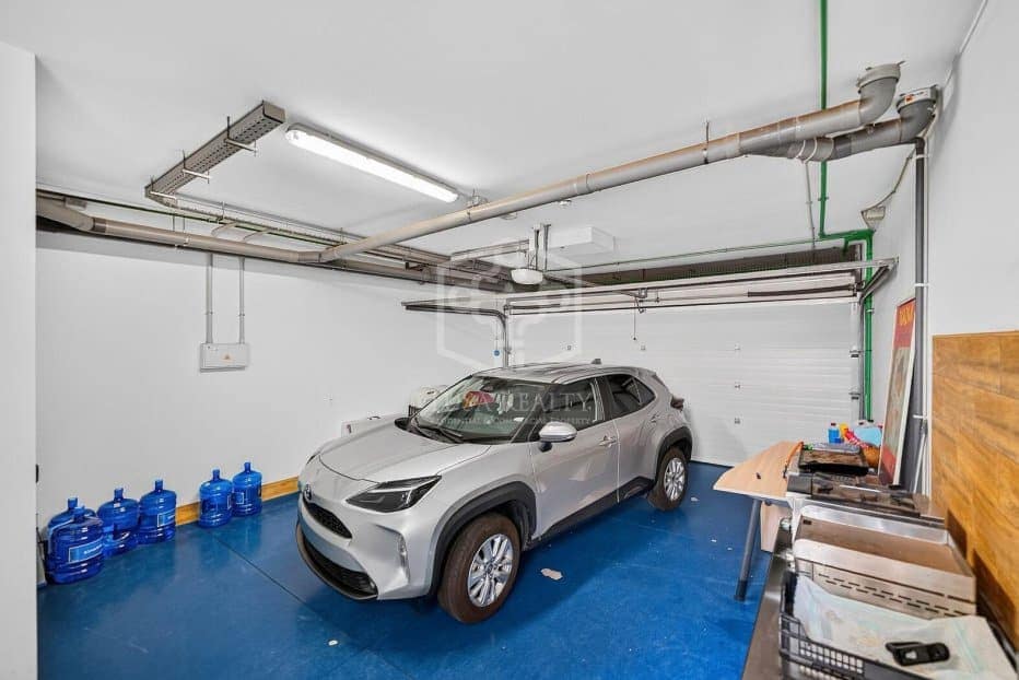 3 camera da letto Casa in vendita in Arona con piscina garage - 990.000 € (Rif: 10113490)