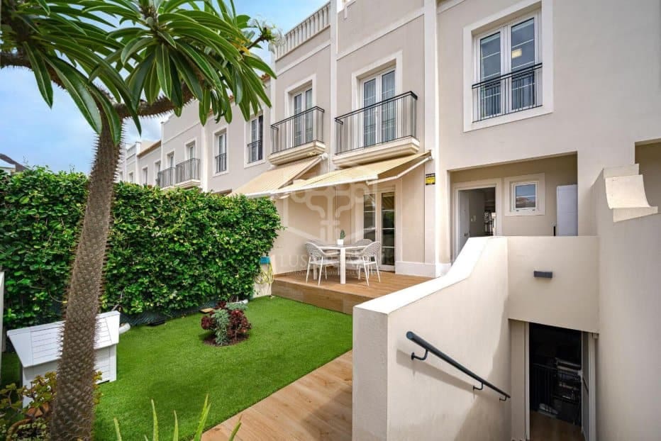 3 camera da letto Casa in vendita in Arona con piscina garage - 990.000 € (Rif: 10113490)