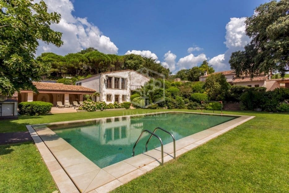6 bedroom Villa for sale in Sant Andreu de Llavaneres with pool garage - € 17,000,000 (Ref: 10118659)