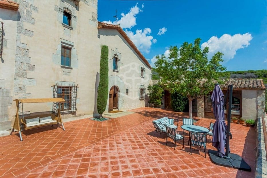 6 bedroom Villa for sale in Sant Andreu de Llavaneres with pool garage - € 17,000,000 (Ref: 10118659)