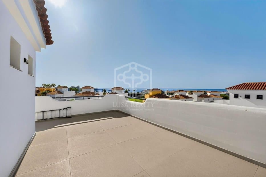 4 bedroom Townhouse for sale in San Miguel de Abona with pool garage - € 749,900 (Ref: 10135528)