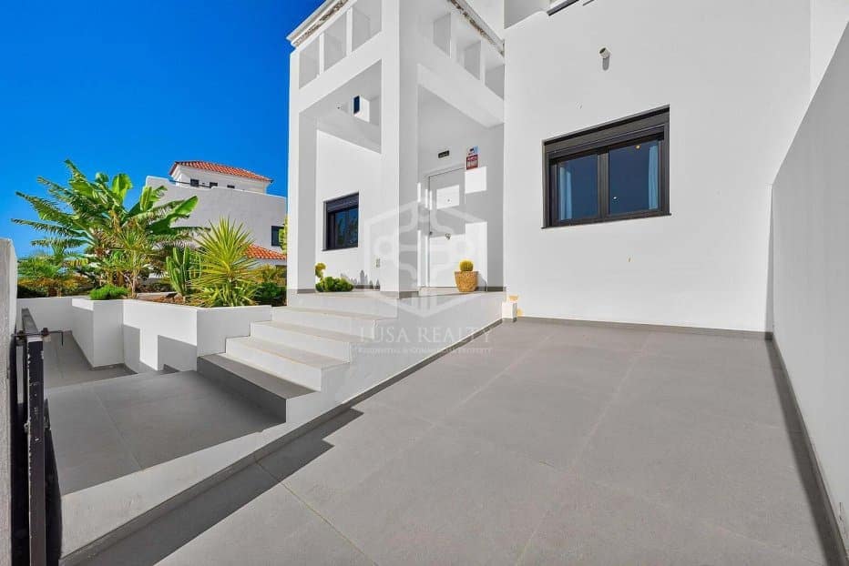 4 bedroom Townhouse for sale in San Miguel de Abona with pool garage - € 749,900 (Ref: 10135528)