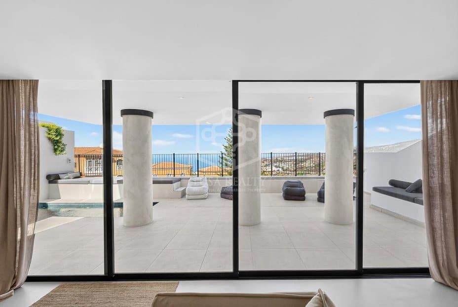 Chalet de 3 habitaciones en Adeje en venta con piscina garaje - 1.449.000 € (Ref: 10154506)