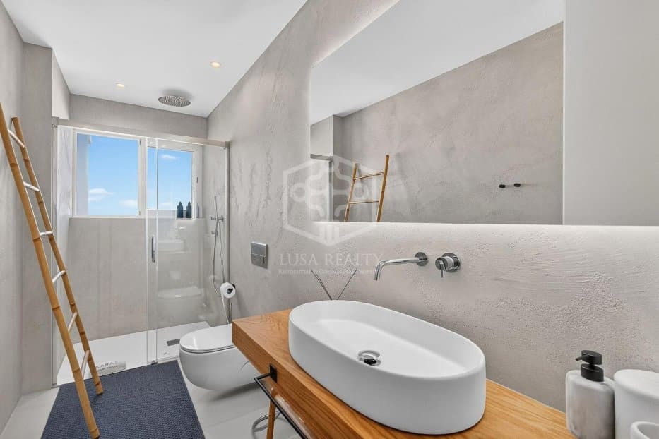 Chalet de 3 habitaciones en Adeje en venta con piscina garaje - 1.449.000 € (Ref: 10154506)