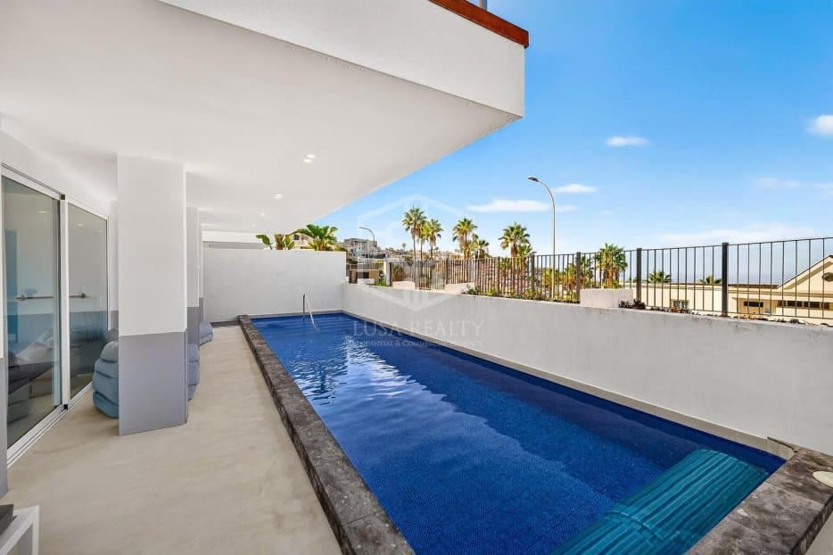 Chalet de 3 habitaciones en Adeje en venta con piscina garaje - 1.369.000 € (Ref: 10154507)