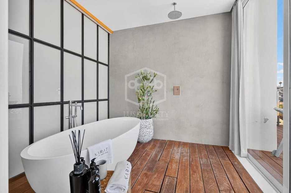 Chalet de 3 habitaciones en Adeje en venta con piscina garaje - 1.369.000 € (Ref: 10154507)