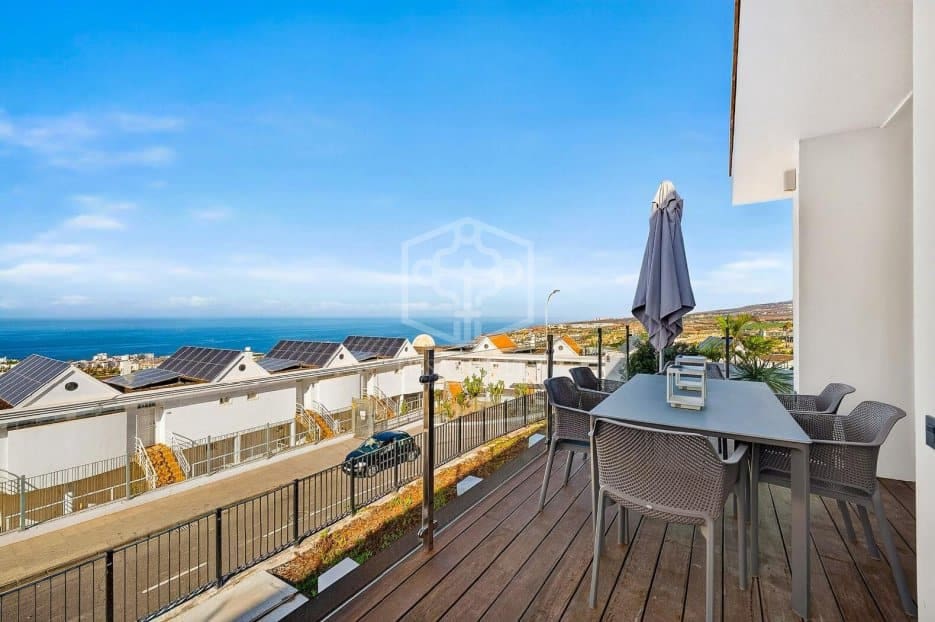 Chalet de 3 habitaciones en Adeje en venta con piscina garaje - 1.369.000 € (Ref: 10154507)