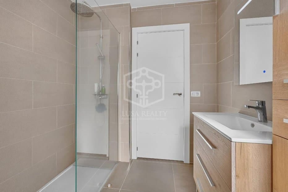 5 bedroom Villa for sale in Arona with pool garage - € 1,490,000 (Ref: 10164008)