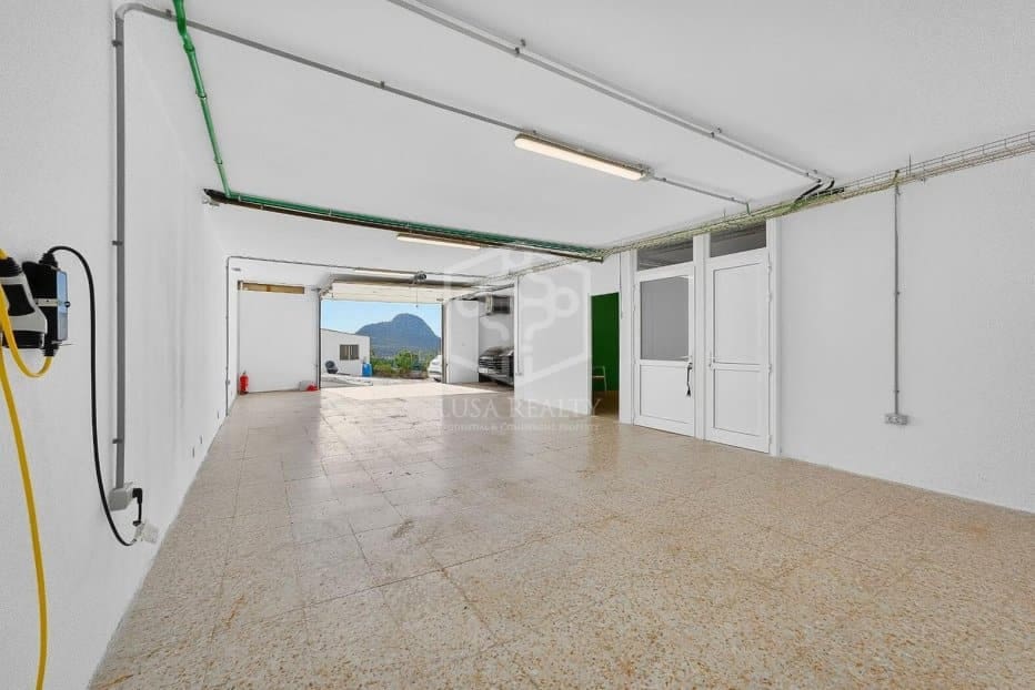 5 bedroom Villa for sale in Arona with pool garage - € 1,490,000 (Ref: 10164008)
