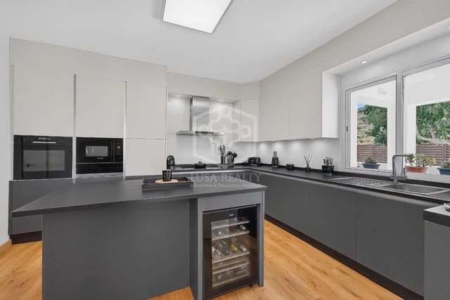 5 quarto Moradia para venda em Arona com piscina garagem - 1 490 000 € (Ref: 10164008)