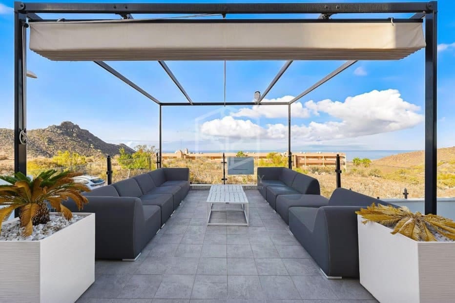 3 Zimmer Villa zu verkaufen in Adeje mit Pool Garage - 1.430.000 € (Ref: 10164009)