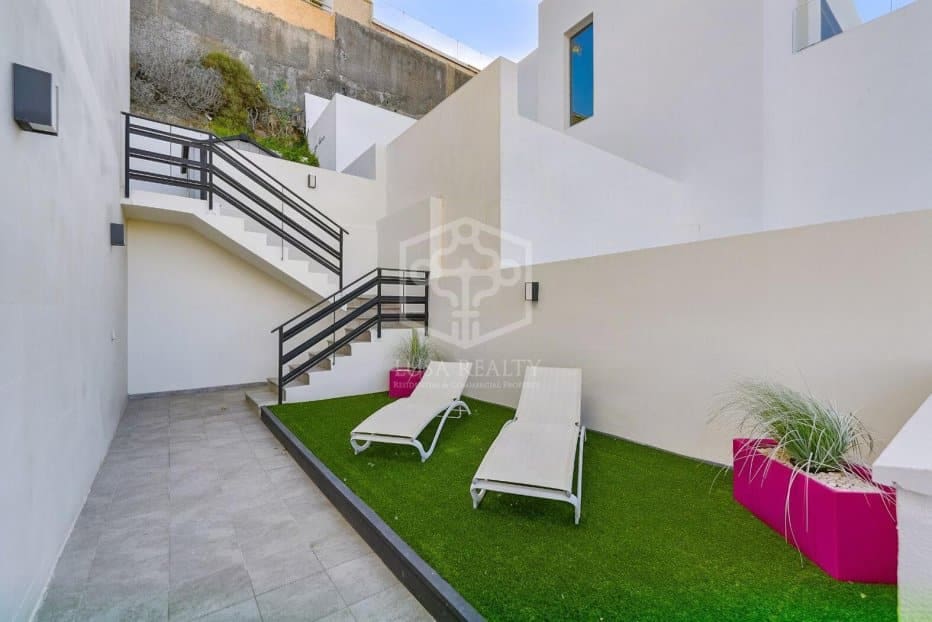 3 Zimmer Villa zu verkaufen in Adeje mit Pool Garage - 1.430.000 € (Ref: 10164009)