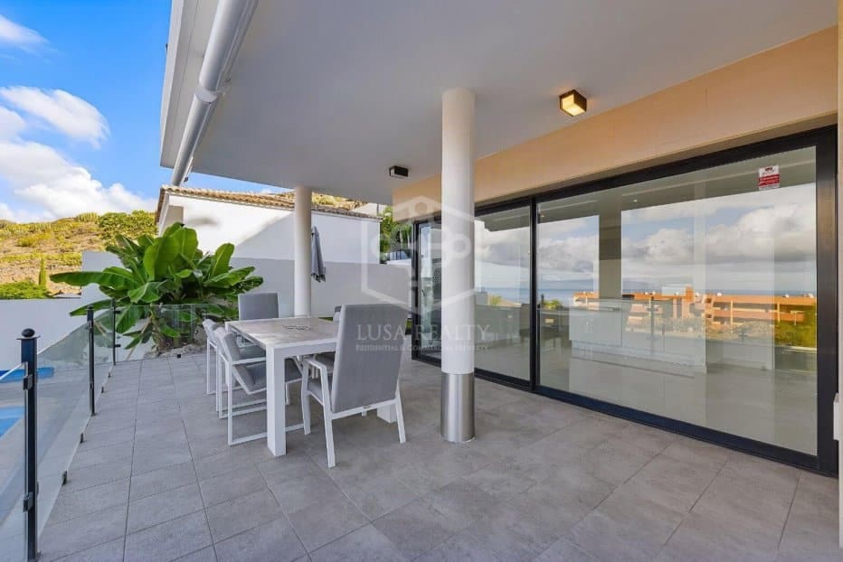 3 Zimmer Villa zu verkaufen in Adeje mit Pool Garage - 1.430.000 € (Ref: 10164009)