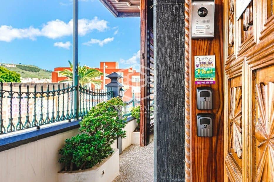 9 soveværelse Erhverv til salg i San Cristobal de La Laguna - € 2.900.000 (Ref: 8115396)