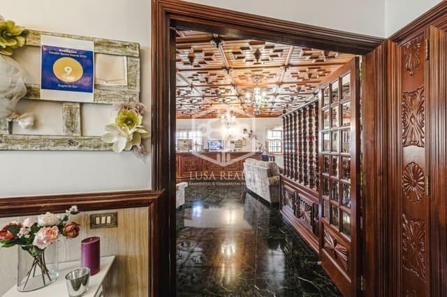 9 soveværelse Erhverv til salg i San Cristóbal de La Laguna - € 2.900.000 (Ref: 8115396)