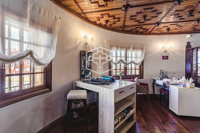 9 soveværelse Erhverv til salg i San Cristóbal de La Laguna - € 2.900.000 (Ref: 8115396)