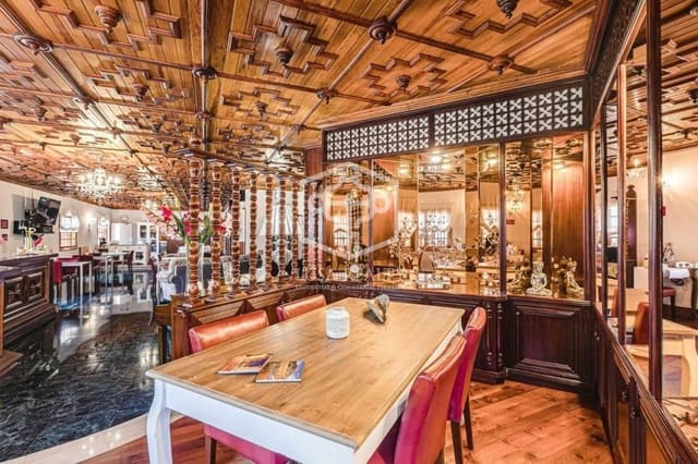 9 soveværelse Erhverv til salg i San Cristóbal de La Laguna - € 2.900.000 (Ref: 8115396)