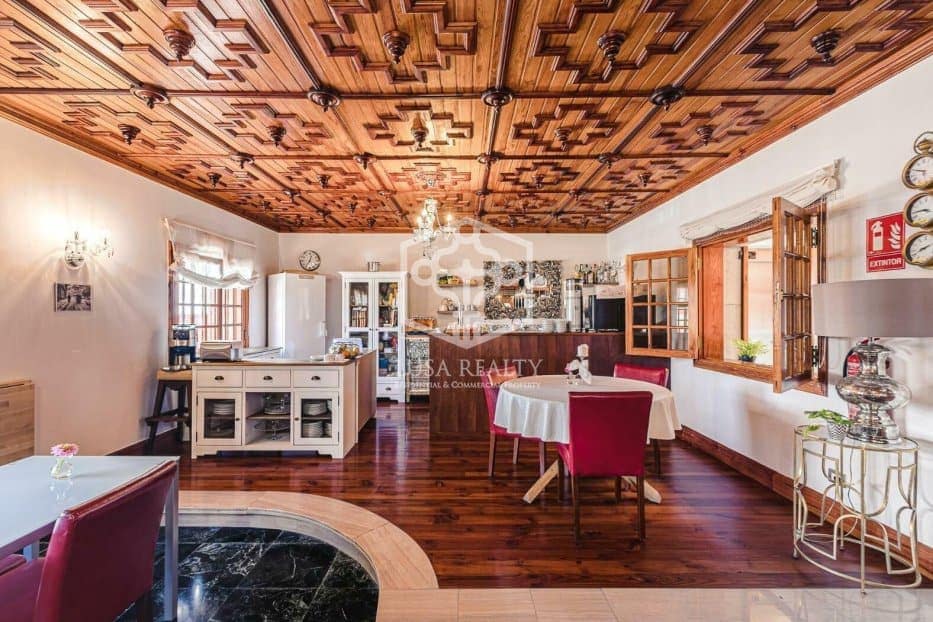 9 soveværelse Erhverv til salg i San Cristobal de La Laguna - € 2.900.000 (Ref: 8115396)