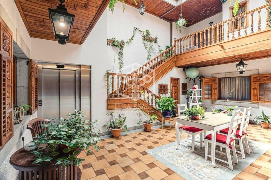 9 soveværelse Erhverv til salg i San Cristobal de La Laguna - € 2.900.000 (Ref: 8115396)