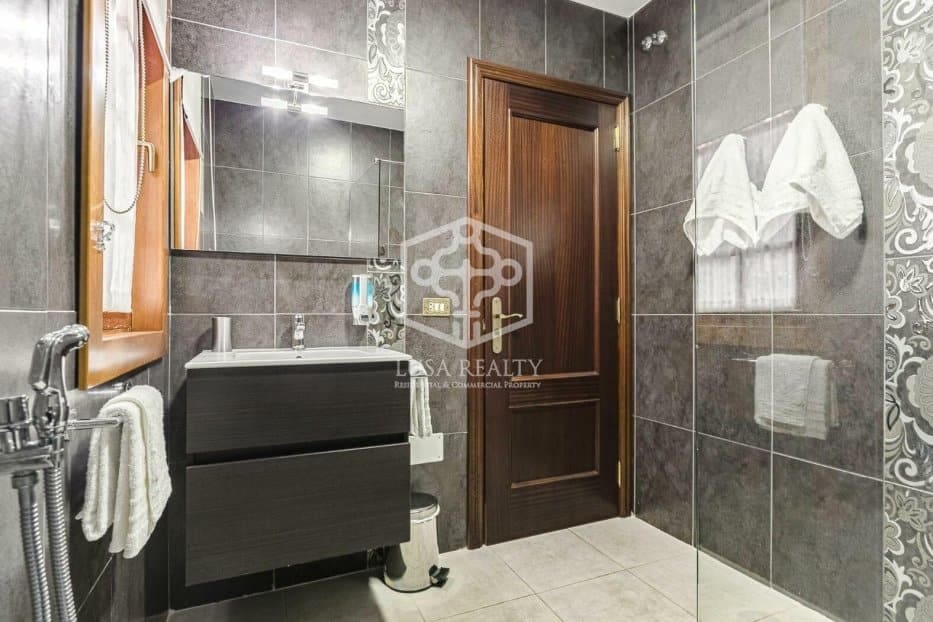 9 soveværelse Erhverv til salg i San Cristobal de La Laguna - € 2.900.000 (Ref: 8115396)