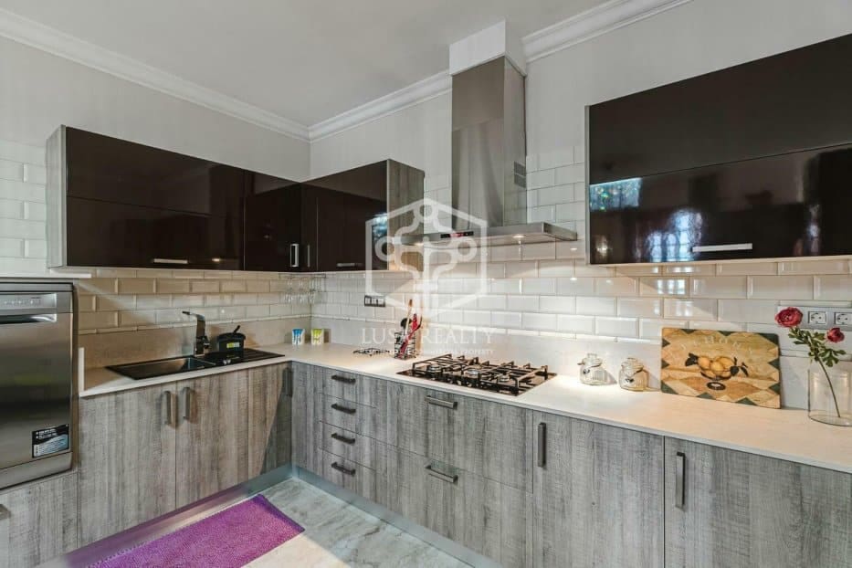 9 soveværelse Erhverv til salg i San Cristobal de La Laguna - € 2.900.000 (Ref: 8115396)