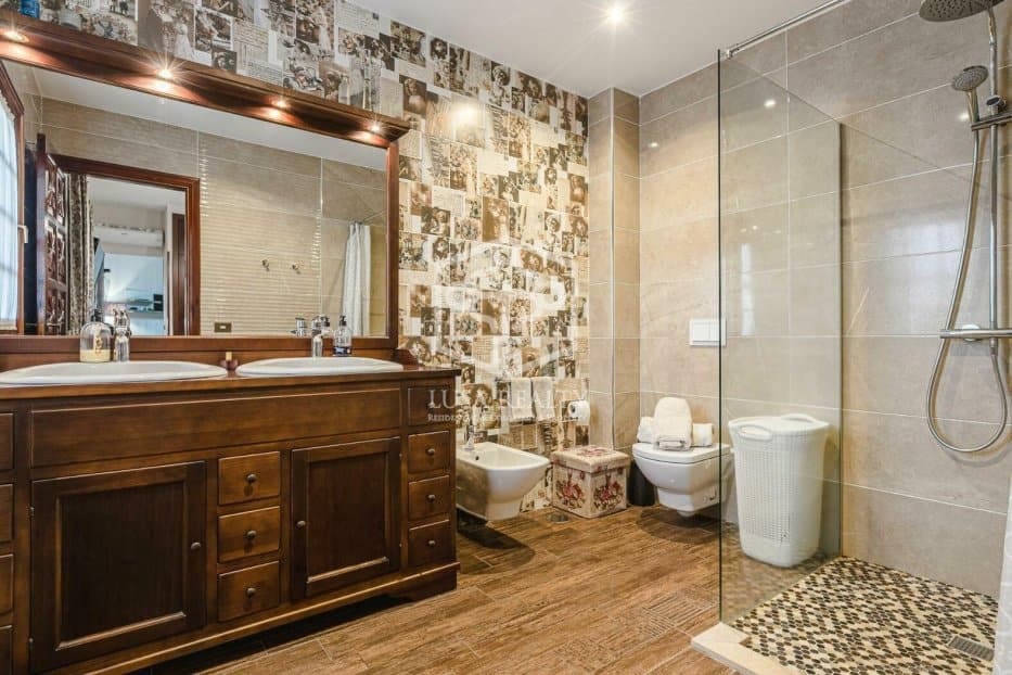 9 soveværelse Erhverv til salg i San Cristobal de La Laguna - € 2.900.000 (Ref: 8115396)