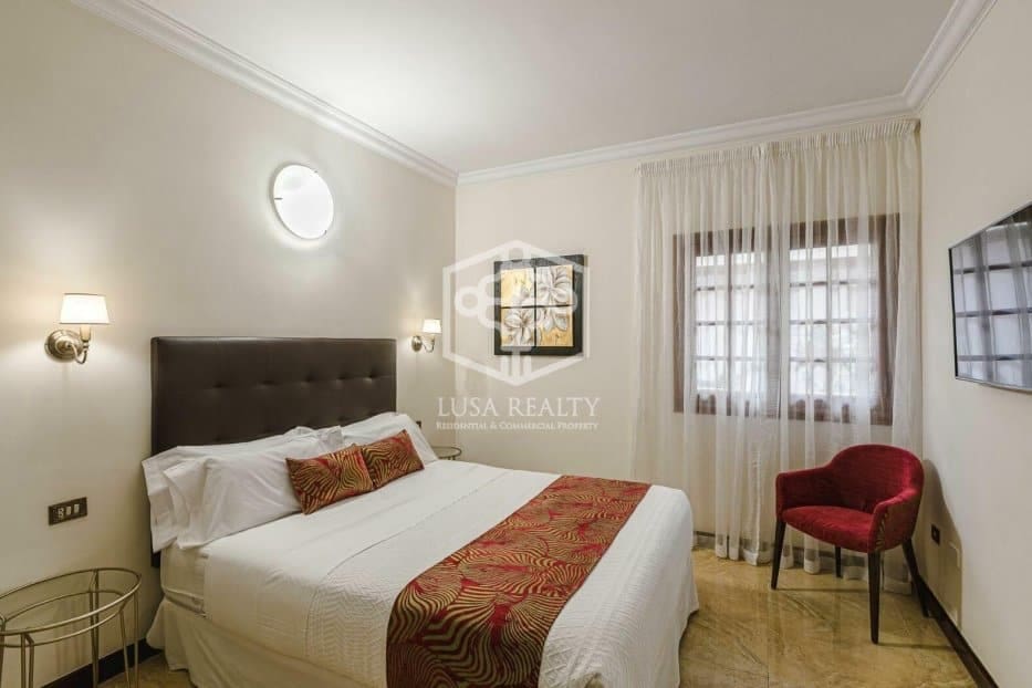 9 soveværelse Erhverv til salg i San Cristobal de La Laguna - € 2.900.000 (Ref: 8115396)