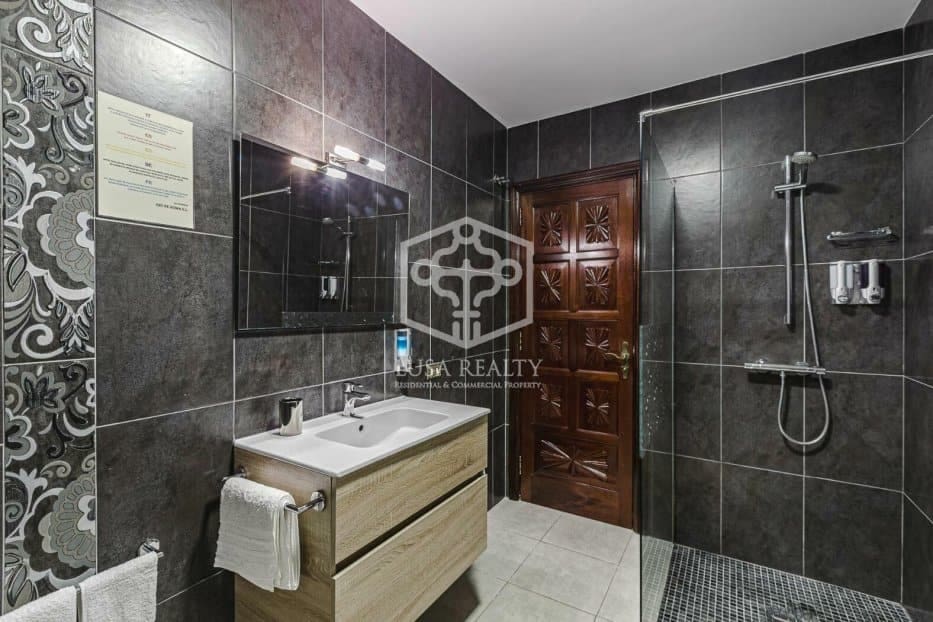 9 soveværelse Erhverv til salg i San Cristobal de La Laguna - € 2.900.000 (Ref: 8115396)