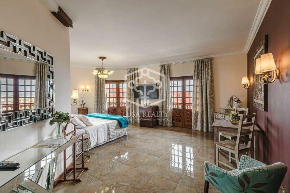 9 soveværelse Erhverv til salg i San Cristobal de La Laguna - € 2.900.000 (Ref: 8115396)