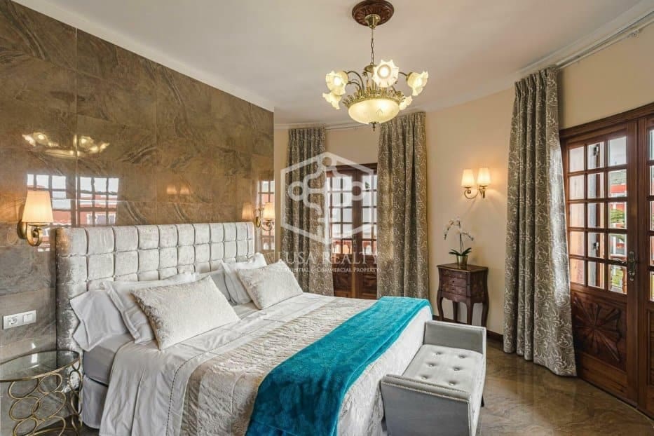 9 soveværelse Erhverv til salg i San Cristobal de La Laguna - € 2.900.000 (Ref: 8115396)