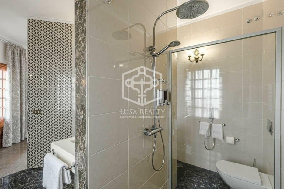 9 soveværelse Erhverv til salg i San Cristobal de La Laguna - € 2.900.000 (Ref: 8115396)