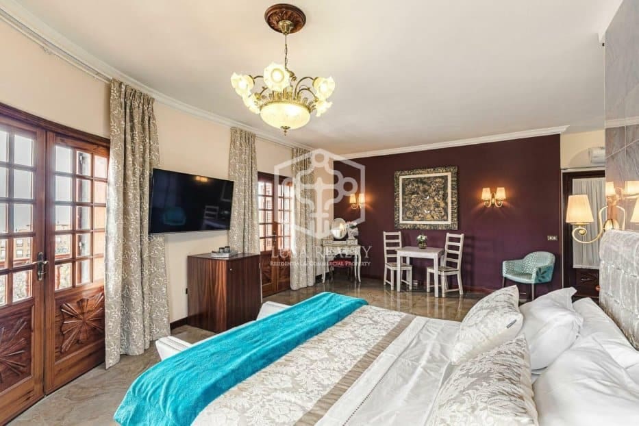 9 soveværelse Erhverv til salg i San Cristobal de La Laguna - € 2.900.000 (Ref: 8115396)