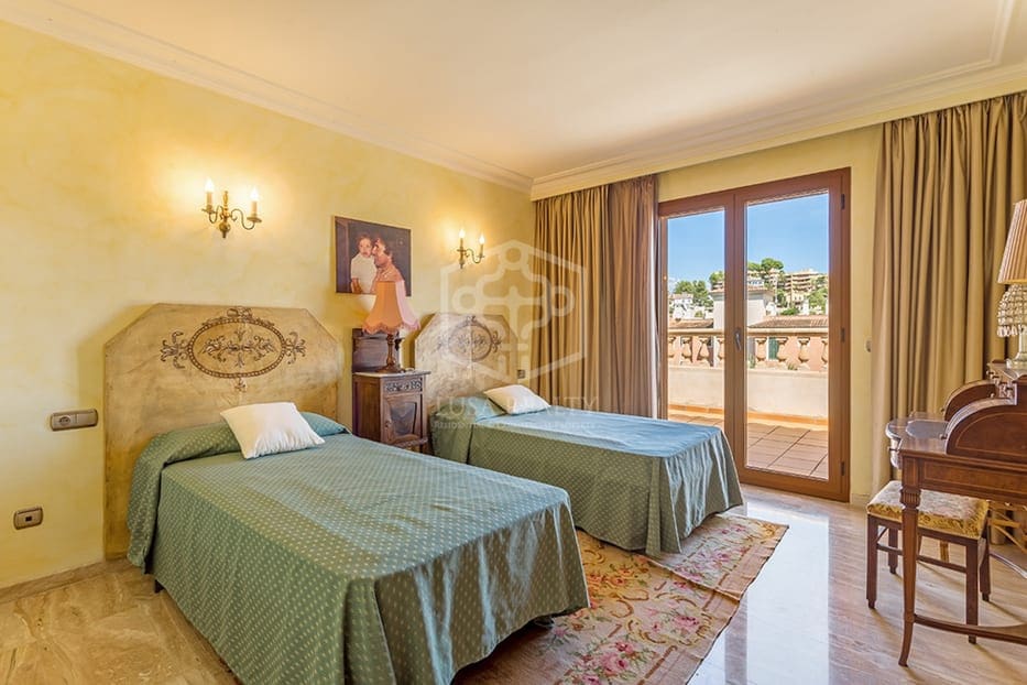 7 soveværelse Villa til salg i Cala Mayor - € 2.250.000 (Ref: 8115496)