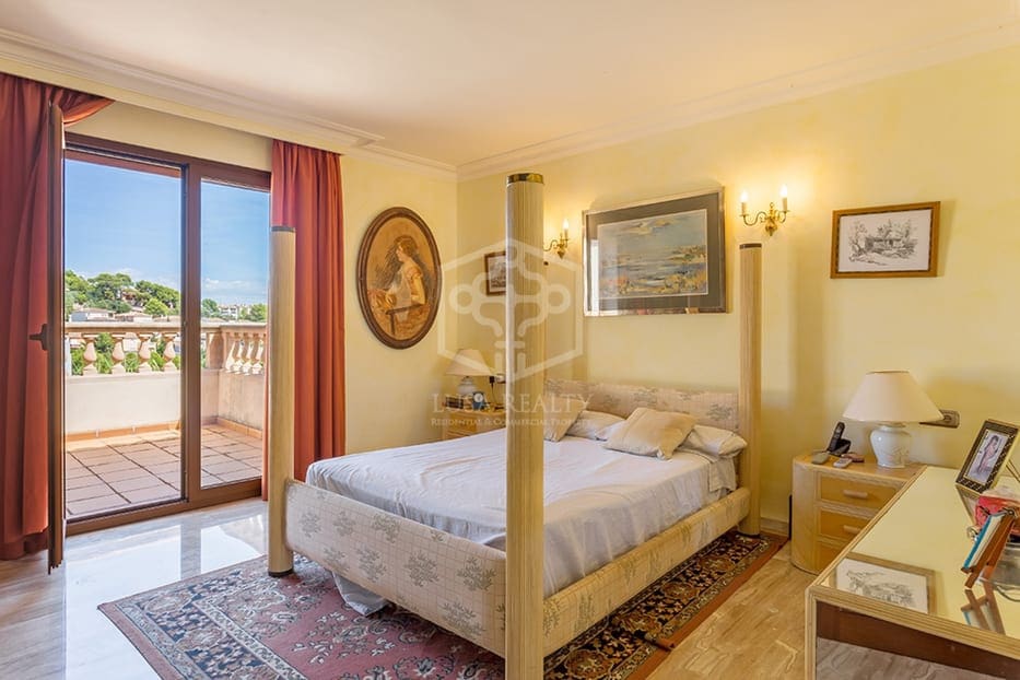 7 soveværelse Villa til salg i Cala Mayor - € 2.250.000 (Ref: 8115496)