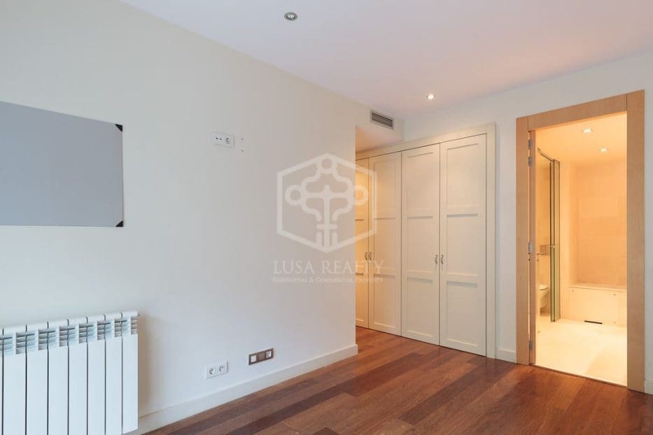 Apartamento de 3 habitaciones en Barcelona ciudad en alquiler con piscina garaje - 3.630 € (Ref: 8115507)