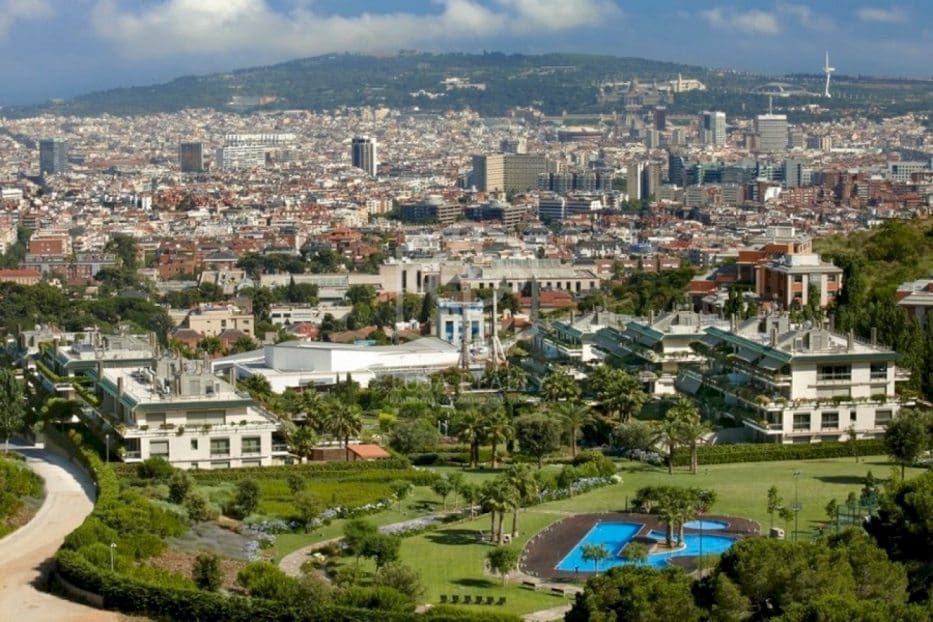 Apartamento de 3 habitaciones en Barcelona ciudad en alquiler con piscina garaje - 3.630 € (Ref: 8115507)