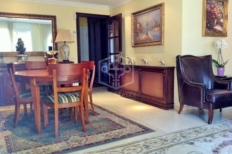 4 chambre Maison de Ville à vendre à Gava avec piscine garage - 1 050 000 € (Ref: 8115510)