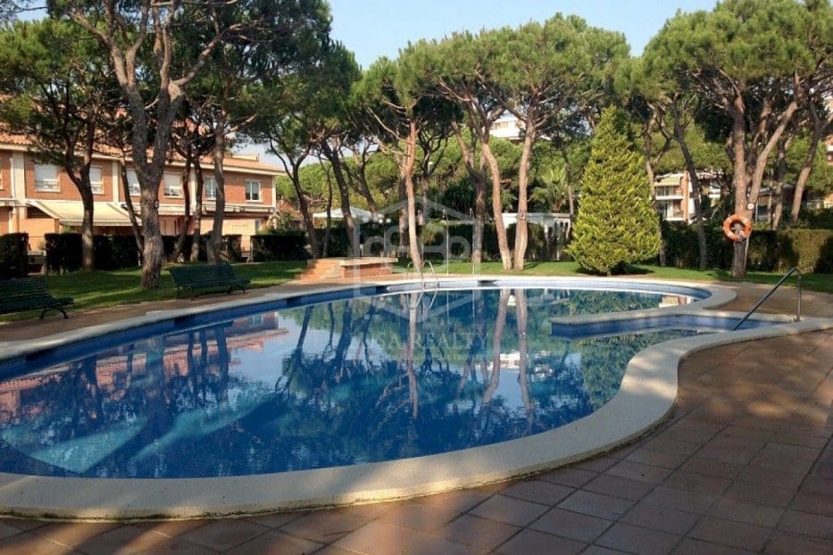 4 chambre Maison de Ville à vendre à Gava avec piscine garage - 1 050 000 € (Ref: 8115510)