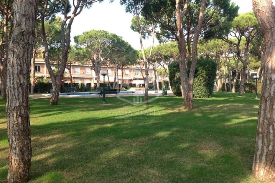 4 chambre Maison de Ville à vendre à Gava avec piscine garage - 1 050 000 € (Ref: 8115510)