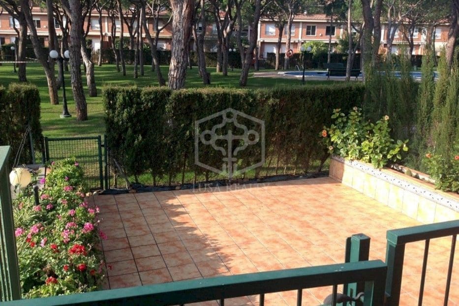 4 chambre Maison de Ville à vendre à Gava avec piscine garage - 1 050 000 € (Ref: 8115510)