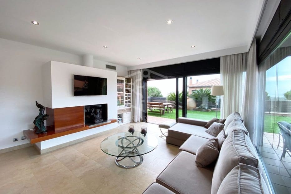 5 slaapkamer Villa te koop in Caldes d'Estrac met zwembad garage - € 996.000 (Ref: 8115515)