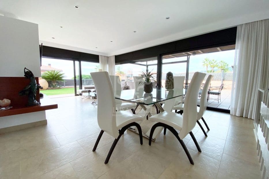 5 slaapkamer Villa te koop in Caldes d'Estrac met zwembad garage - € 996.000 (Ref: 8115515)