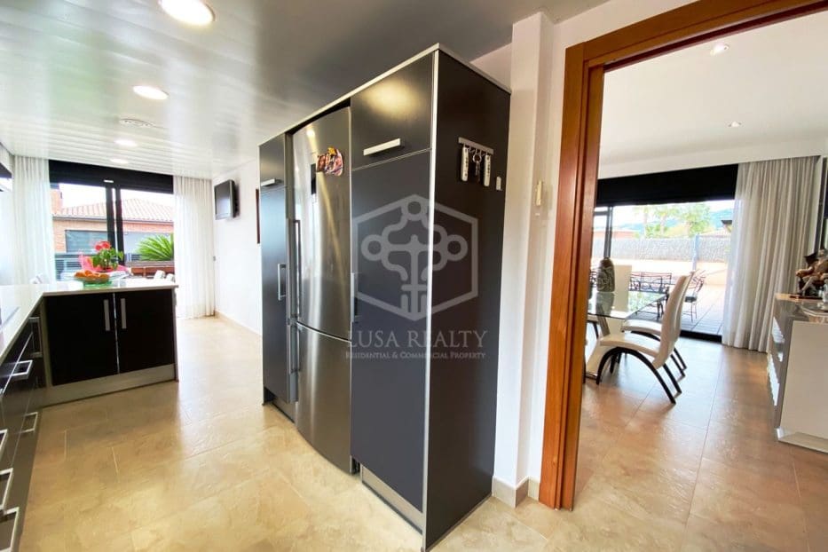 5 slaapkamer Villa te koop in Caldes d'Estrac met zwembad garage - € 996.000 (Ref: 8115515)