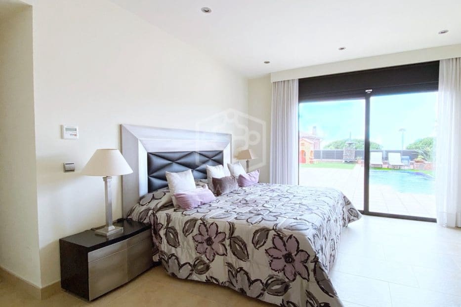 5 slaapkamer Villa te koop in Caldes d'Estrac met zwembad garage - € 996.000 (Ref: 8115515)