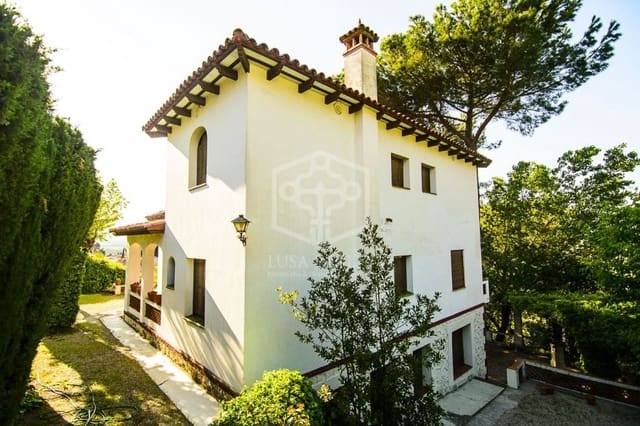 13 bedroom Commercial for sale in Barcelona city with pool garage - € 900,000 (Ref: 8115521)