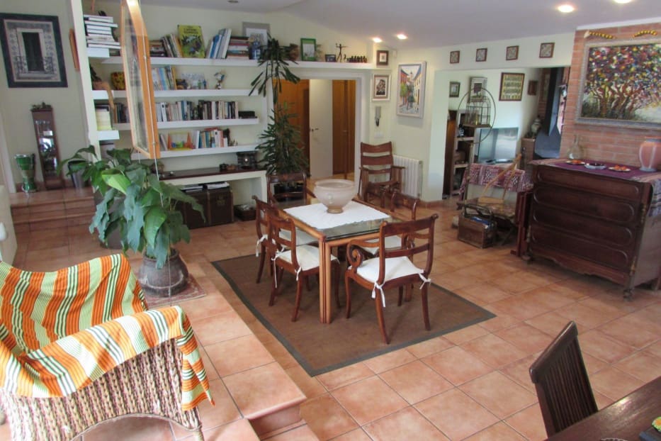 2 bedroom Villa for sale in Blanes with garage - € 780,000 (Ref: 8115529)