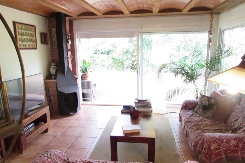 2 bedroom Villa for sale in Blanes with garage - € 780,000 (Ref: 8115529)